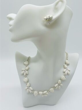 Simply Vera Vera Wang Matt White Floral Necklace & Earrings Set